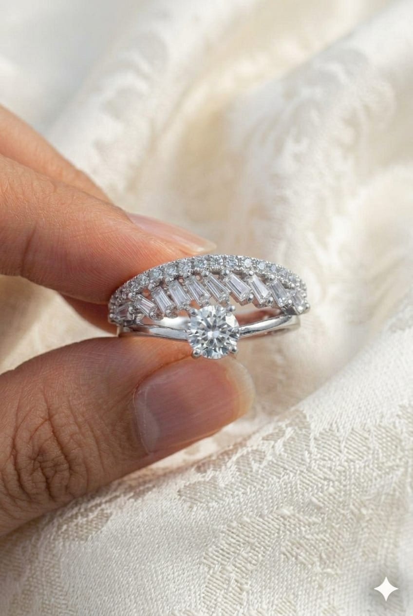 Elegant Crown Baguette Diamond Ring (Silver)