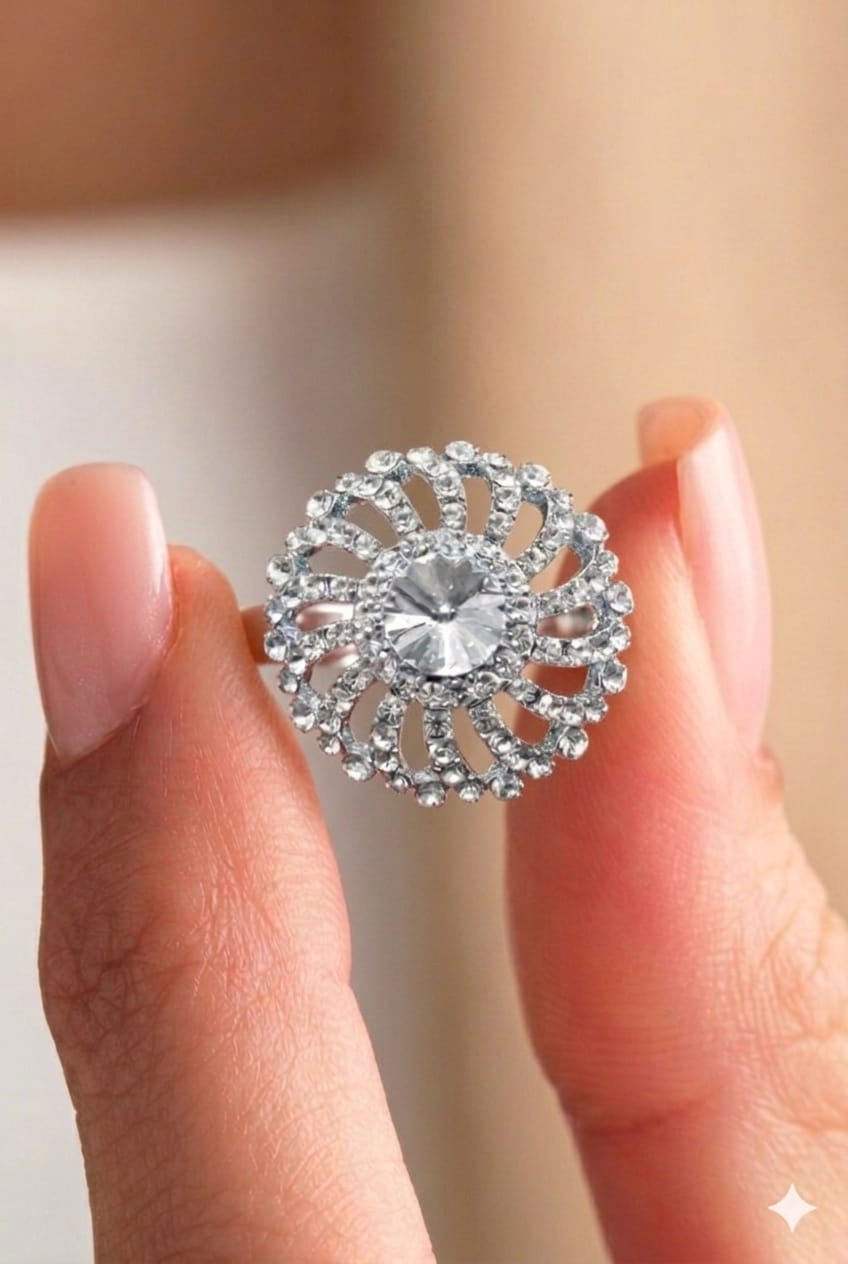 Classic Halo Sparkle Ring (Silver)
