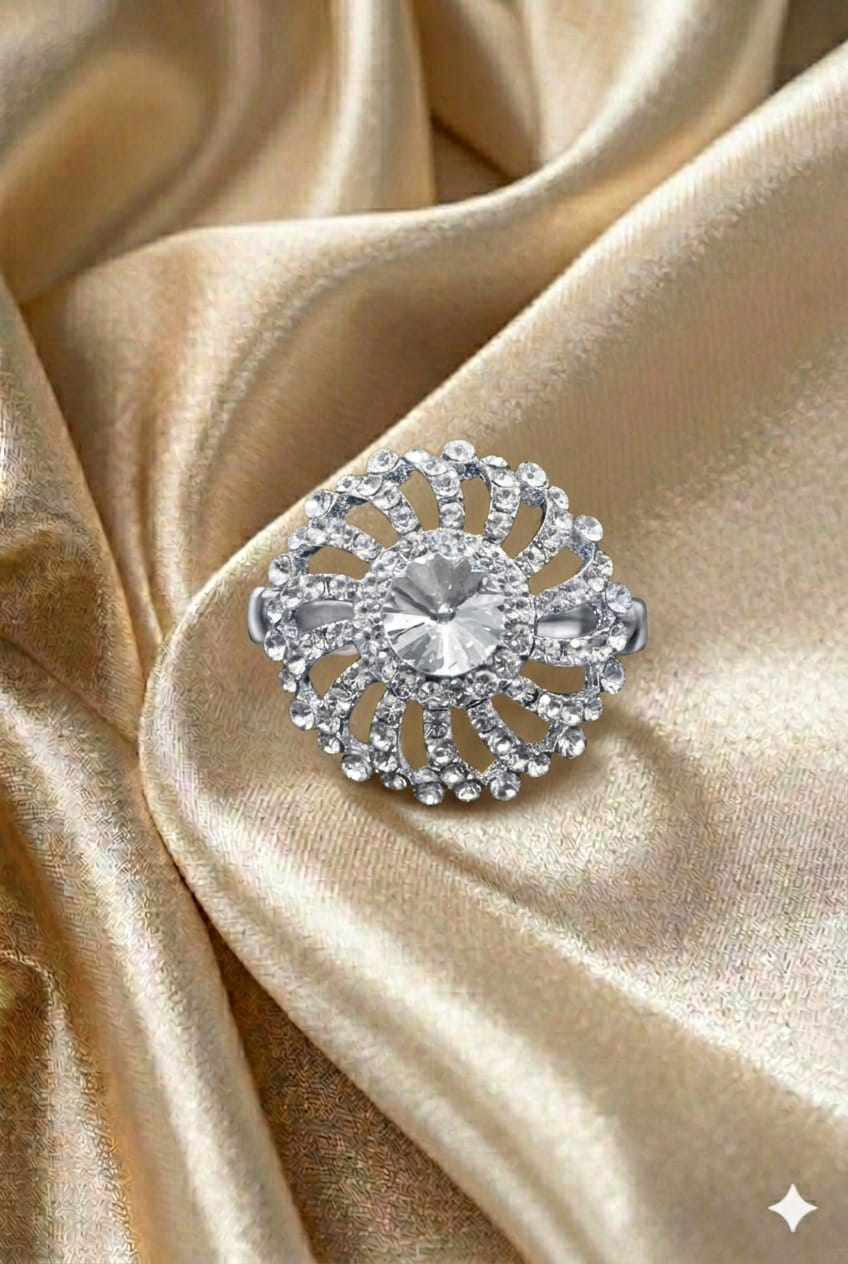 Classic Halo Sparkle Ring (Silver)