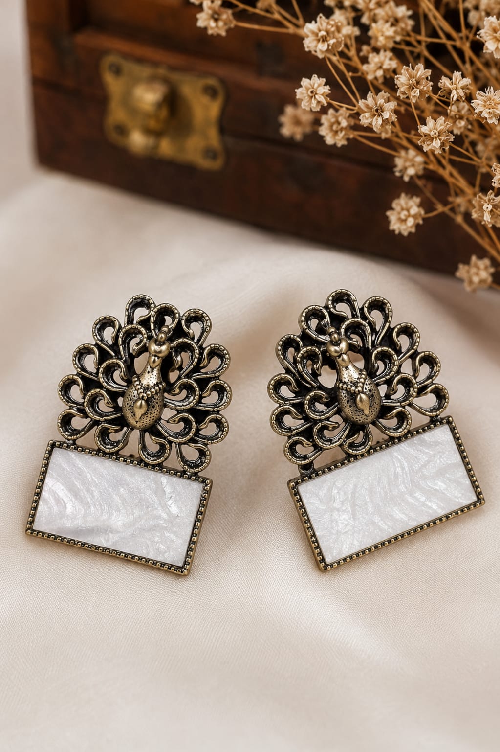 Peacock Pearl Square Stud Earrings